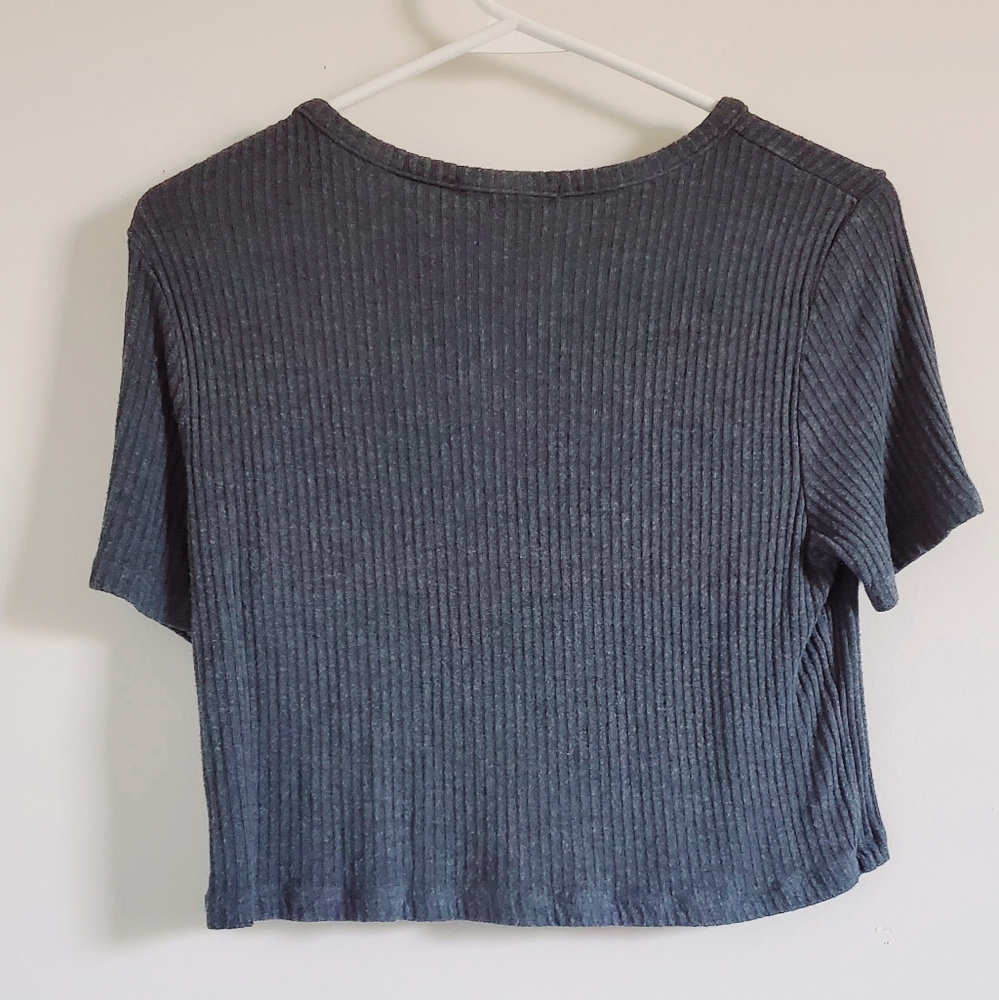 Brandy Melville ribbed crop top - Picture 3 of 4